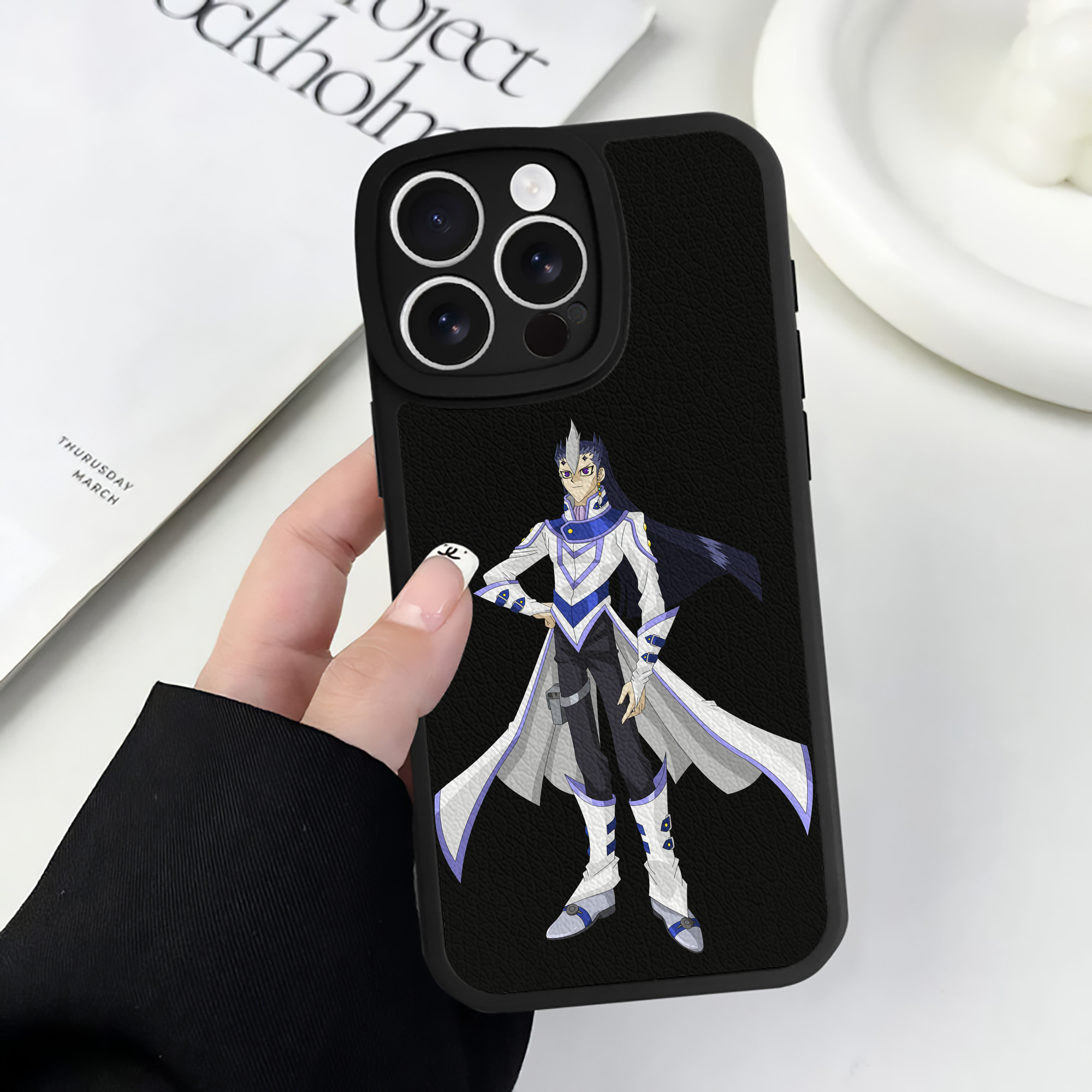 遊☆戯☆王 Yu-Gi-Oh! 【iPhone 16シリーズ対応】シリコンスマホケース（レザー調） 材質：シリコン